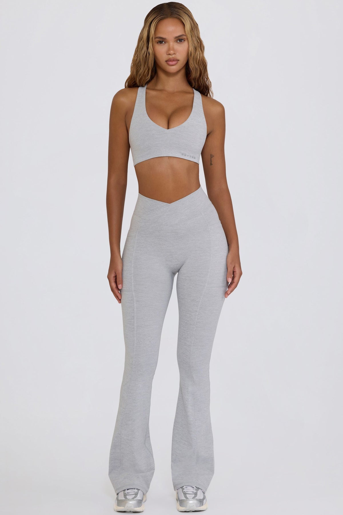 Soft Active V-Waist Pocket Flared Leggings in Grey