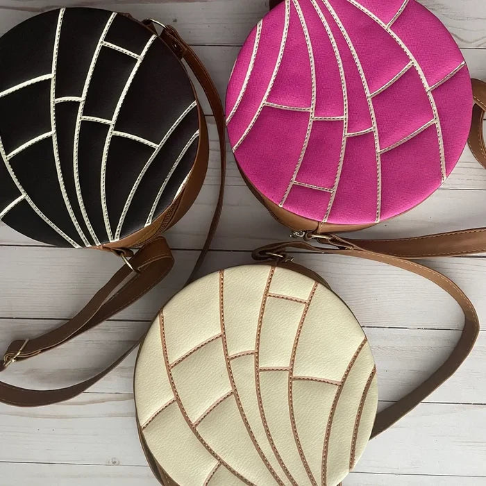 Concha Crossbody Leather Purse