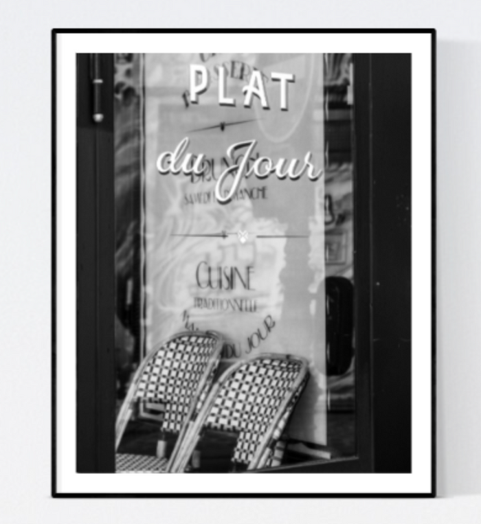 Paris Café Pause in Black and White