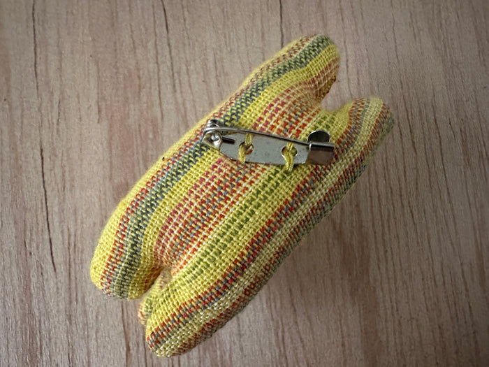 Pin - woven cat